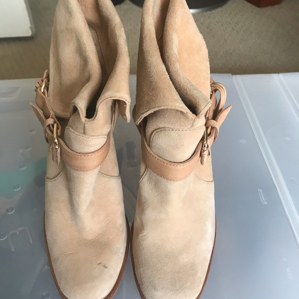 Boots - Picture 2 of 4